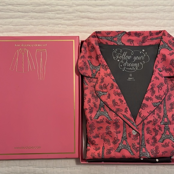 Rare find! Mud Pie tunic and leggings pajama set - Picture 6 of 6